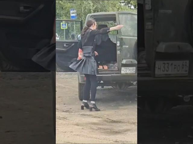 НЕОБЫЧНЫЙ ВЛАДЕЛЕЦ УАЗ ПАТРИОТА  #автомобилист #уаз #патриот #прикол #юмор
