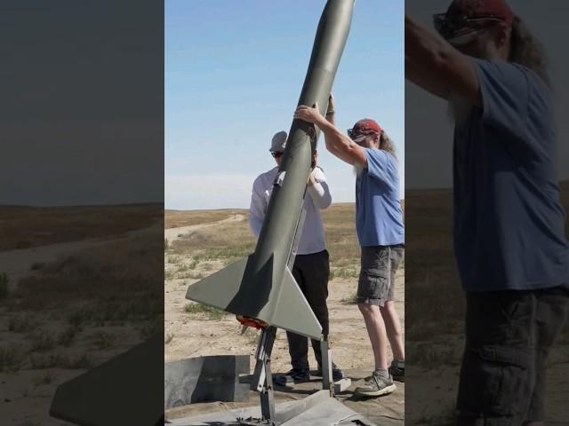 Flying my 1/3 scale Honest John missile on 5 rocket motors #rocketry #diy #science