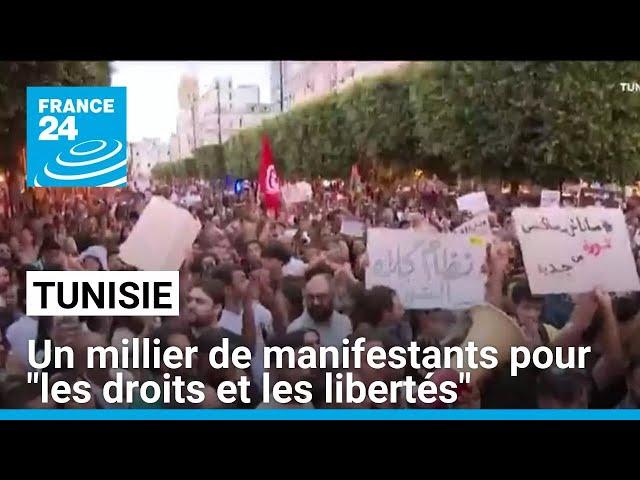 Un millier de tunisiens manifestent  pour "les droits et les libertés" • FRANCE 24