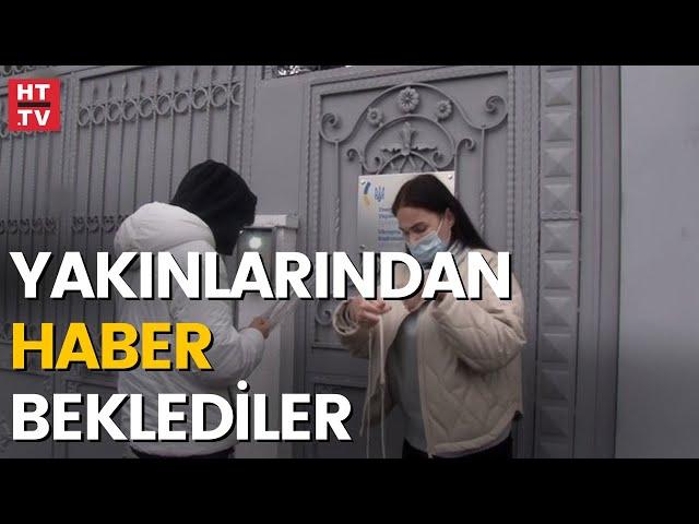 Ukraynalılar yakınlarından bilgi almak için konsolosluğa geldi