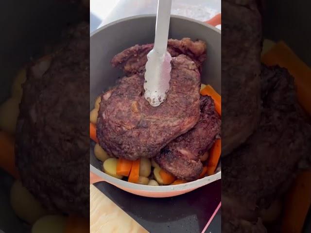 Tender Beef Pot Roast & Gravy