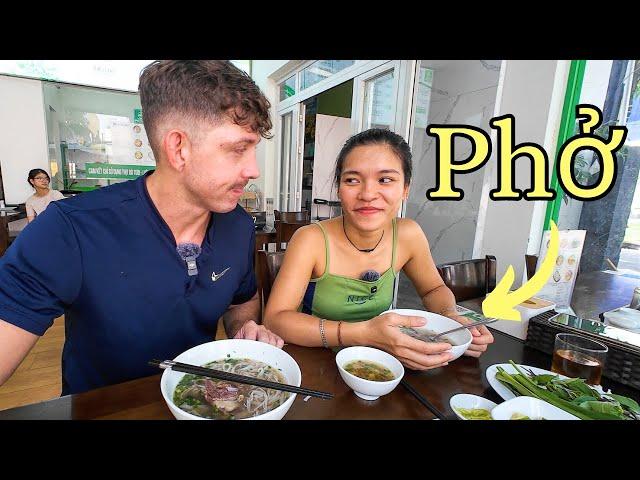 I never eat Phở even though I live in Vietnam