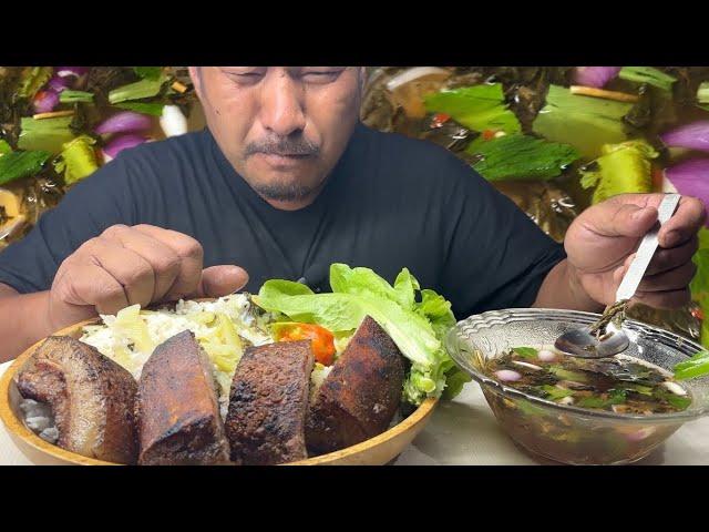 Four huge piece of crispy pork, fermented mustard leave soup, chayote and jam boil.