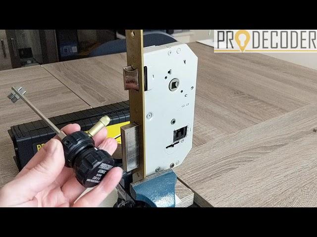 MCM 3x3 lock opening with Prodecoder Automatic