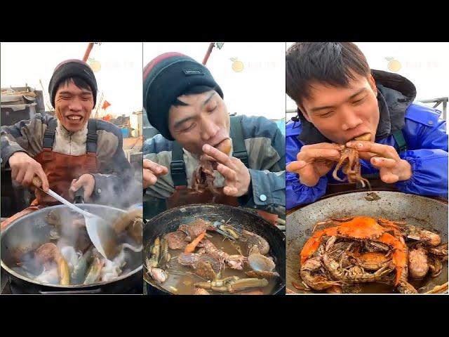 Chinese people eating - Street food - "Sailors catch seafood and process it into special dishes" #41