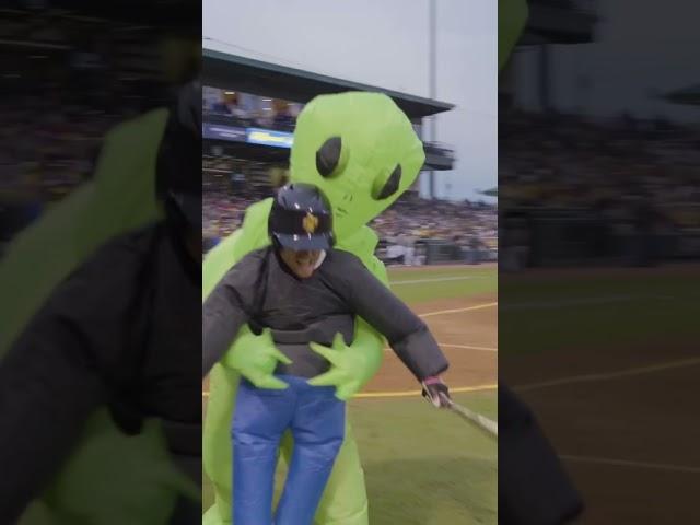 X-Files themed batter walk-up | Savannah Bananas