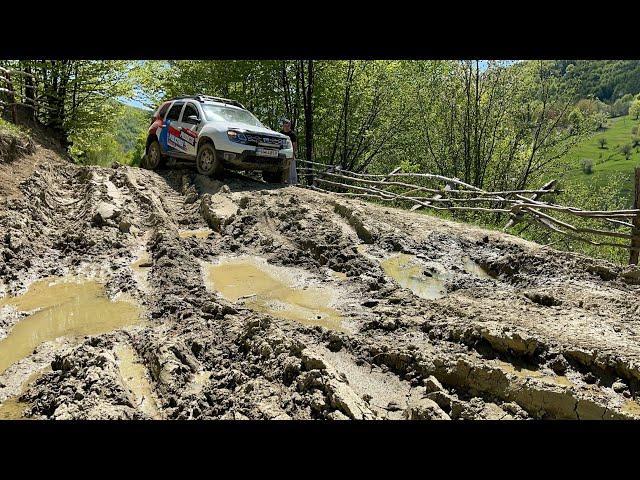 Dacia Duster 4x4  forest expedition offroad Buzau Mountains Lopatari Focul Viu Piatra Mortatului.