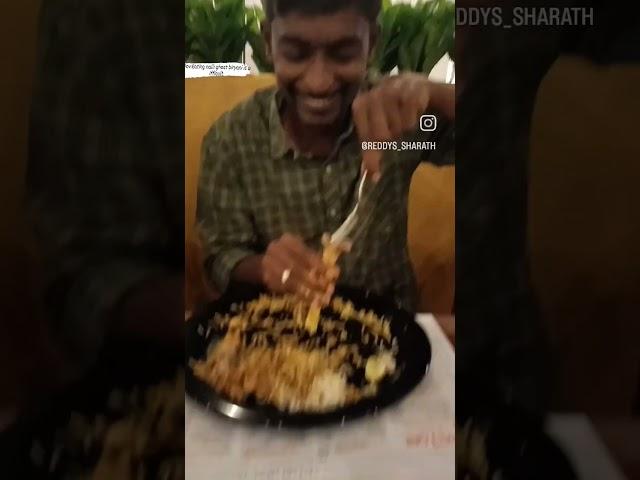 Telangana style eating of nallibokkallu #balagam#commedy#telangana#muttonbiryani#trendingshorts