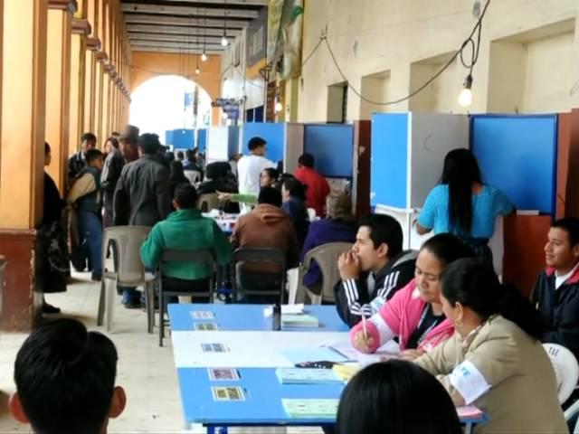 General tipped for win as Guatemala votes