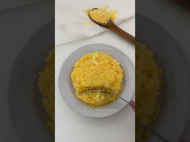 Cuscuz com queijo delicioso 