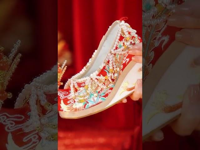 Mulan's top-notch and luxurious loyal wedding shoes.#mulanhanfu #hanfu #mulan_hanfu汉服 #hanfudress