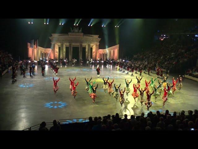 Berlin Tattoo 2024 - International Celtic Pipes and Drums & Dancers (Irland, Schottland)