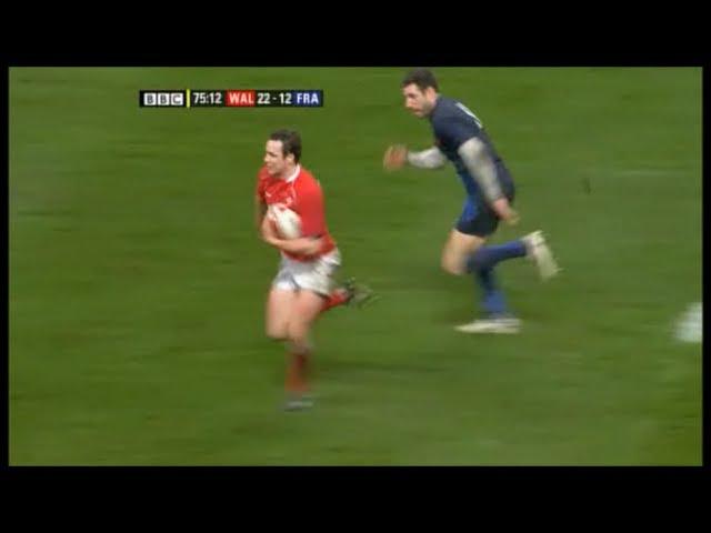 Mark Jones nearly scores one of the greatest individual tries