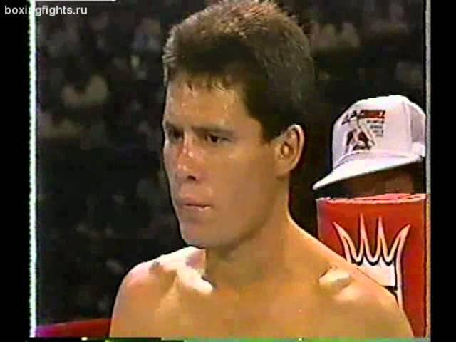 Julio Cesar Chavez vs Jose Luis Ramirez DATE:1988-10-29