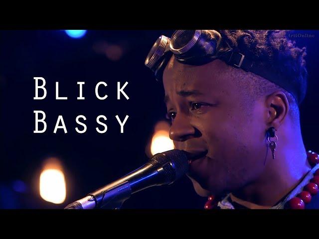 Aké - Blick Bassy - Live @ Le pont des Artistes