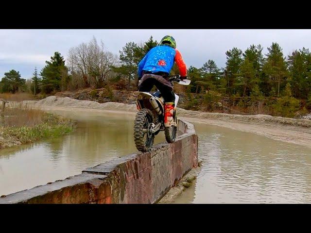 Enduro - Riding On The Edge