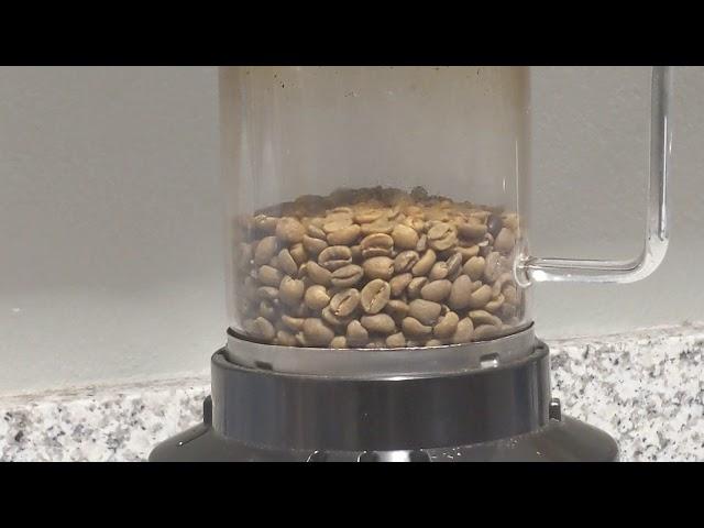 FreshRoast SR800 - Roasting Colombian coffee at home