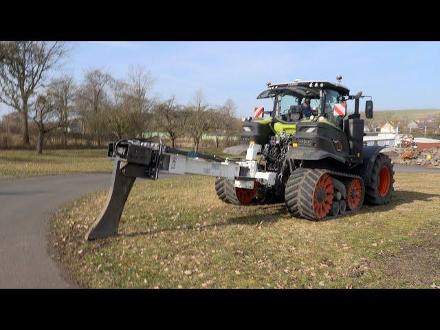 Class Terra Trac überzeugt beim Test mit einem Kabelpflug auf dem Stehr-Testgelände!