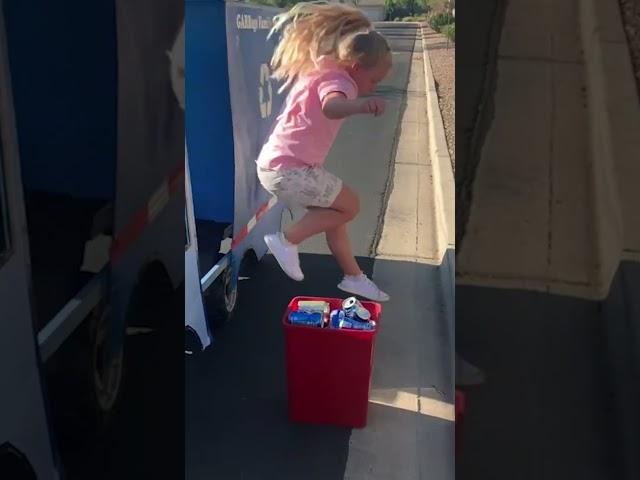 Kids Use Toy Truck To Recycle #garbagetruck #recycle