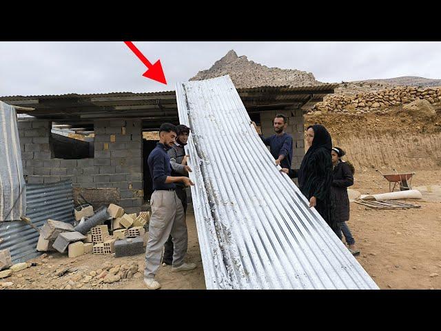 Finishing the House Roof : Master Mustafa's Role in Afsaneh's Dream House