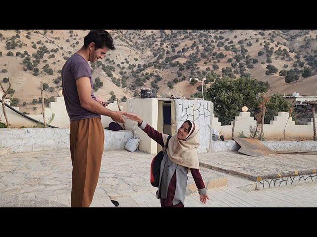 Village woman's bread baking and children's education in the family 🫂