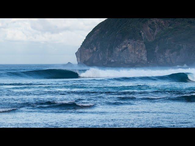 Rippable And Hollow Rights - Yo-Yo's - Surfing West Sumbawa