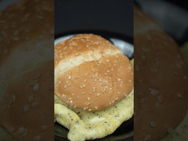 Anday Wala Burger  #youtubeshorts #viralshort #asmrfood #viral