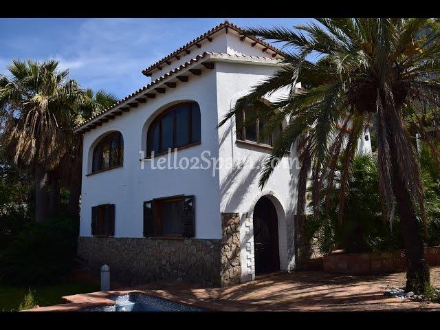 VILLA FOR SALE IN DENIA. 295,700€