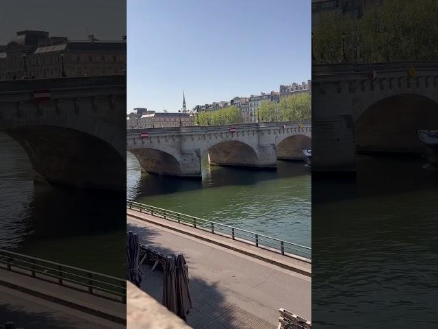 Увлекательная прогулка по Парижу.
