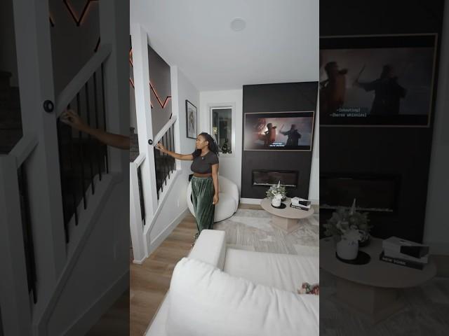 Effortless Home Control with Linxura Smart Controller!