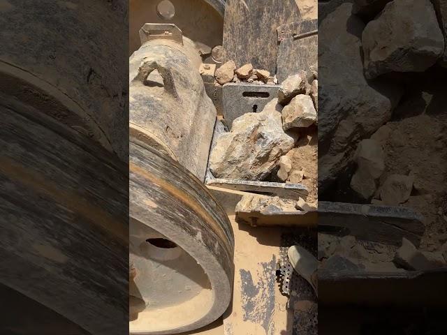 How it Works wondered how giant rocks are turned into the gravel? #mm247