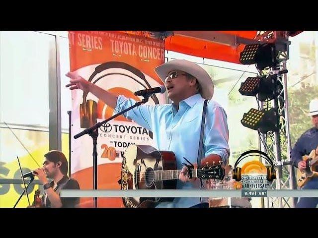 Alan Jackson "It's 5 O'Clock Somewhere" LIVE