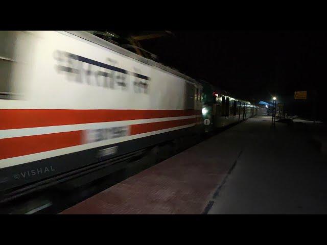 ICF 130 KMPH Action ! HWH WAP5  Patna GARIB RATH Express at Full Speed !!