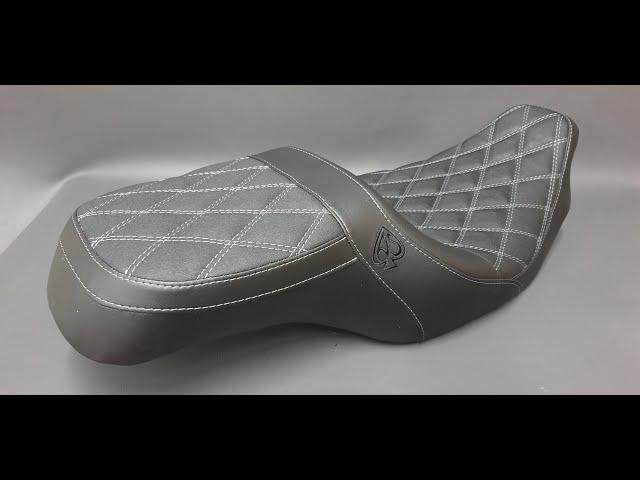 Alessandro Starace. Seats for Harley Davidson, Triumph, Bmw, Ducati. Production e restyling.