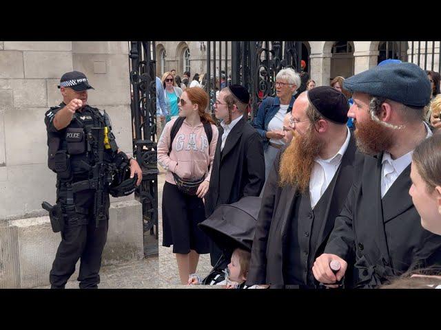 Officers has Had Enough and Removes Disrespectful People from Horse Guards