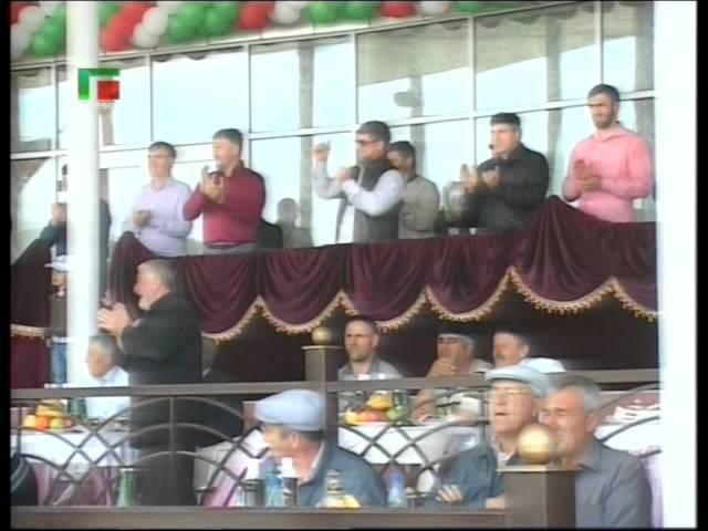 Singer & dancing policeman on Chechnya TV