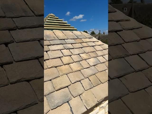 Uk Stone Roofing #roofing #stoneroof #building #ukroofs #ukheritage #history #construction #hardwork