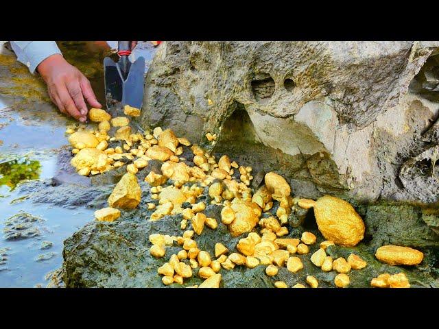 Gold Rush! Digging For Treasure at the Mountain by Gold Miner.