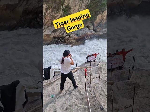 Le gole del salto della tigre in Cina