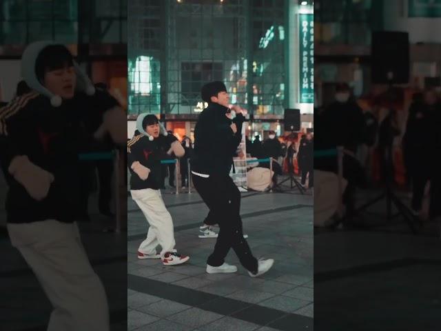 BTS' runbts danced by TXT dancers.TXT 댄서가 추는 BTS의 달려라방탄#서현역 을 #춤 으로뒤집어 놨다#bts #방탄소년단 #달려라방탄 #runbts