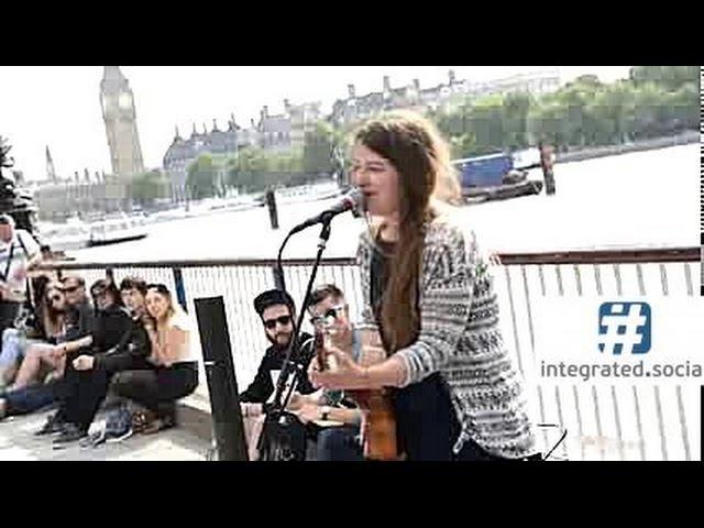 Folk Guitar Street Performance - Street Performer Singing her original folk song - Susana Silva