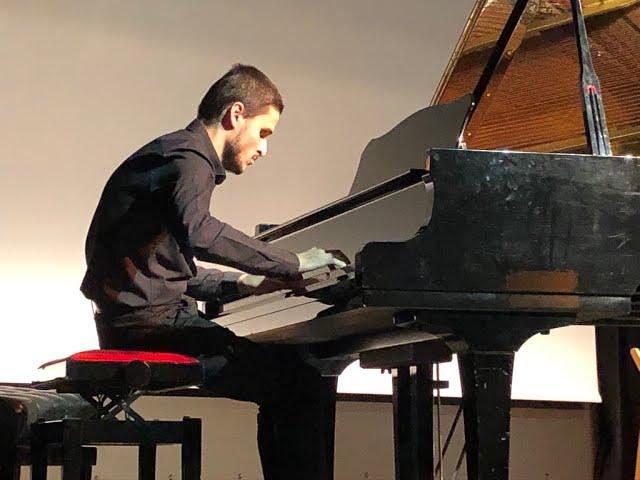 Interpreta Iulian Ionut