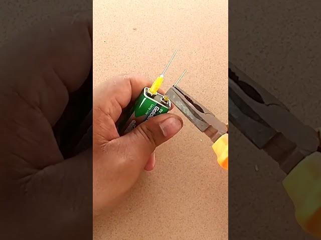DIY life hacks battery #shorts