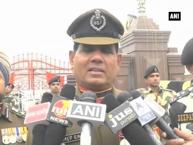 Sweets exchange between BSF,Pakistani rangers at Attari Border