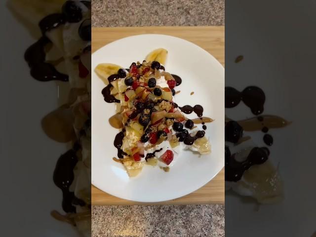 Let’s make a banana split  #healthyrecipes #healthysnacks #breakfast #healthybreakfast