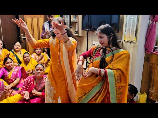 पहाड़ी गानों में दिल्ली वाली महिलाओं का जबरदस्त डांँस  !! Kumaoni Wedding ||pahadi lifestyle vlogs