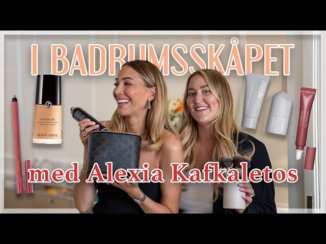 I BADRUMSSKÅPET MED ALEXIA