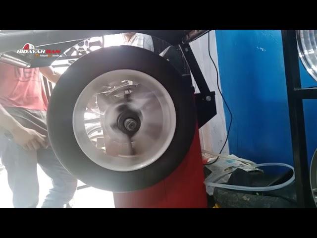 Proses pemasangan Ban Michelin