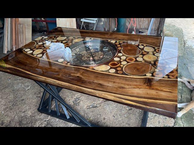 HOW TO MAKE A SUPER GLOSSY LIKE A GLASS EPOXY TABLE  (With Moving Gears Wall Clock)