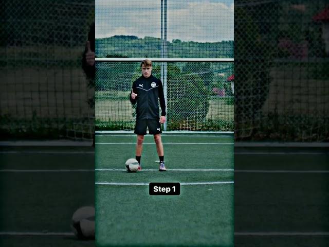 Hocus Pocus fake tutorial #footballskills #soccerskills #artsoccer #coaching #football #Soccer #soc